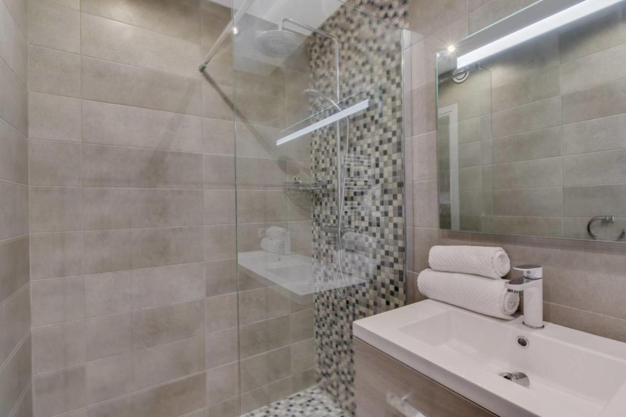 Terrace Sea View Swimming Pool Car Park Center Live In Apartment *